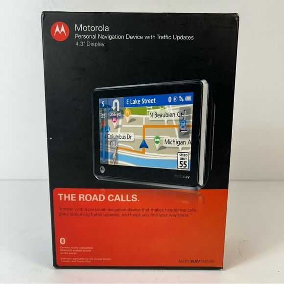 Motorola Motonav TN565T 4.3-Inch Bluetooth Portable GPS Navigator - Picture 1 of 6